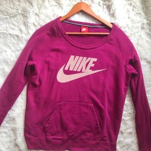 ✨New Nike Pink Sweatshirt w front pocket size L✨